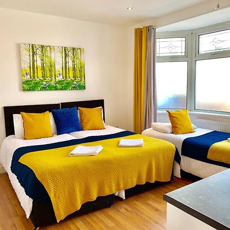 London Studio Apartments, Private Bathrooms And Parking 伊尔福德 外观 照片