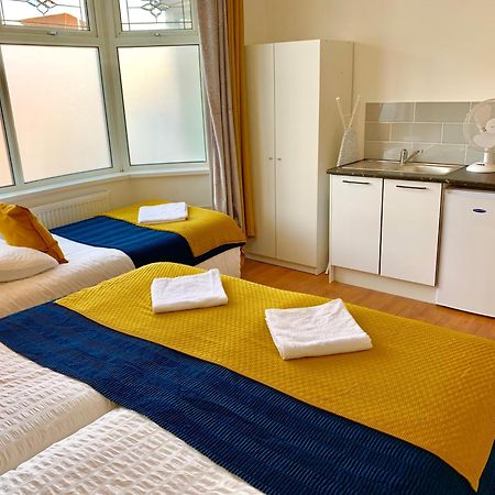 London Studio Apartments, Private Bathrooms And Parking 伊尔福德 外观 照片