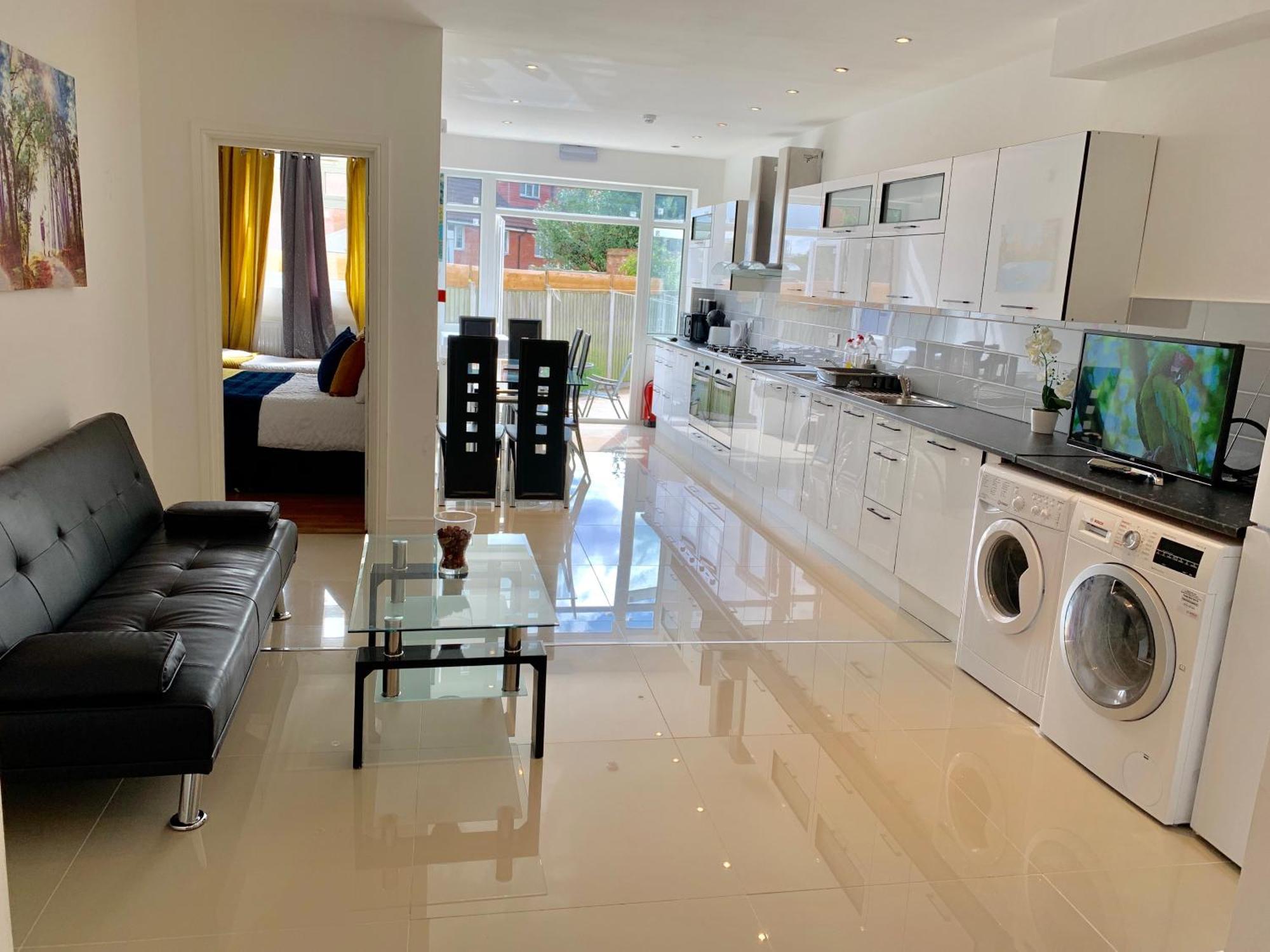 London Studio Apartments, Private Bathrooms And Parking 伊尔福德 外观 照片