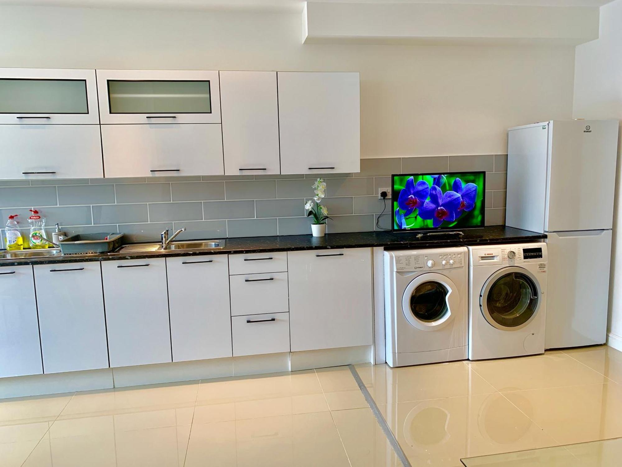 London Studio Apartments, Private Bathrooms And Parking 伊尔福德 外观 照片