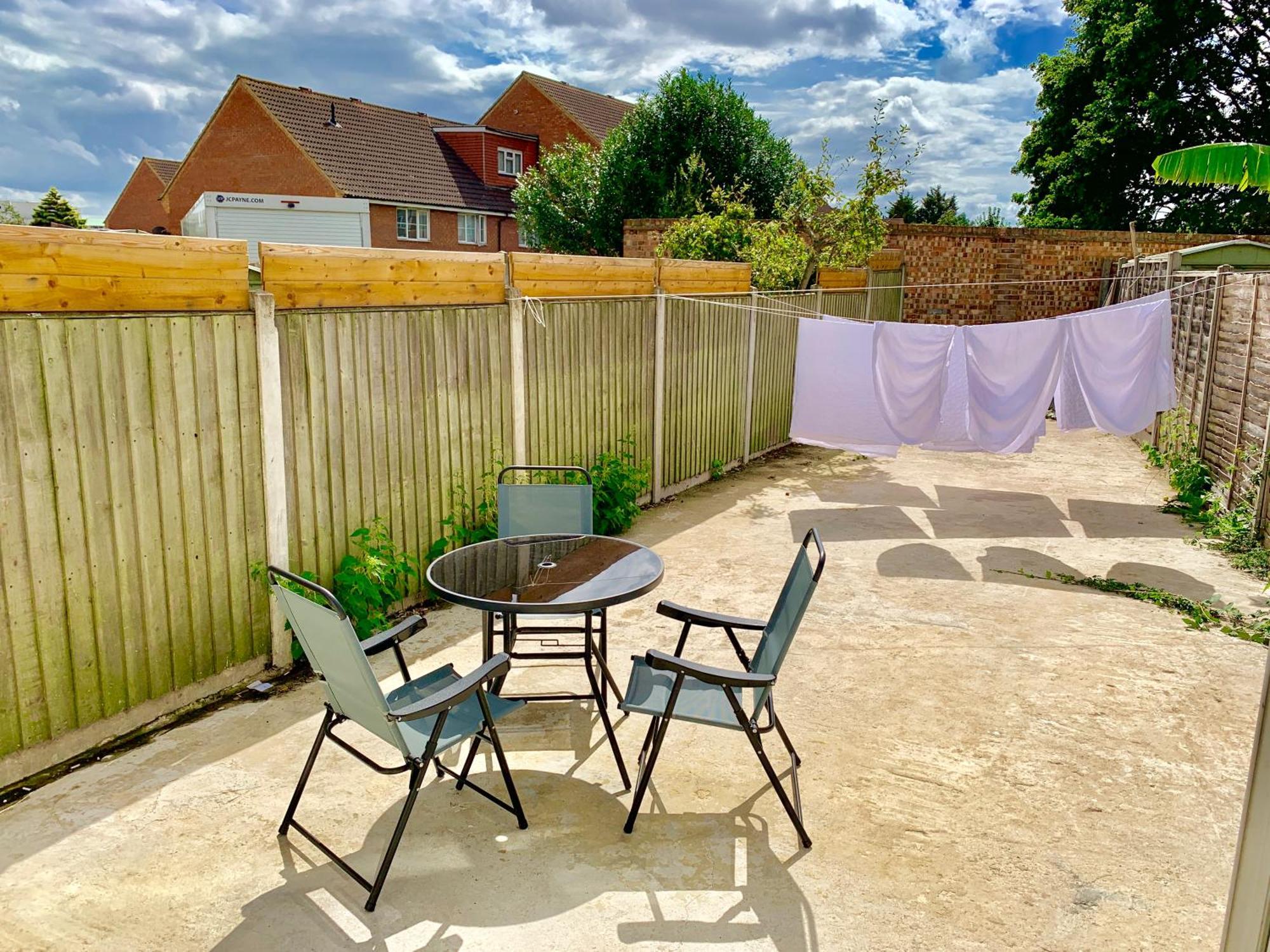 London Studio Apartments, Private Bathrooms And Parking 伊尔福德 外观 照片
