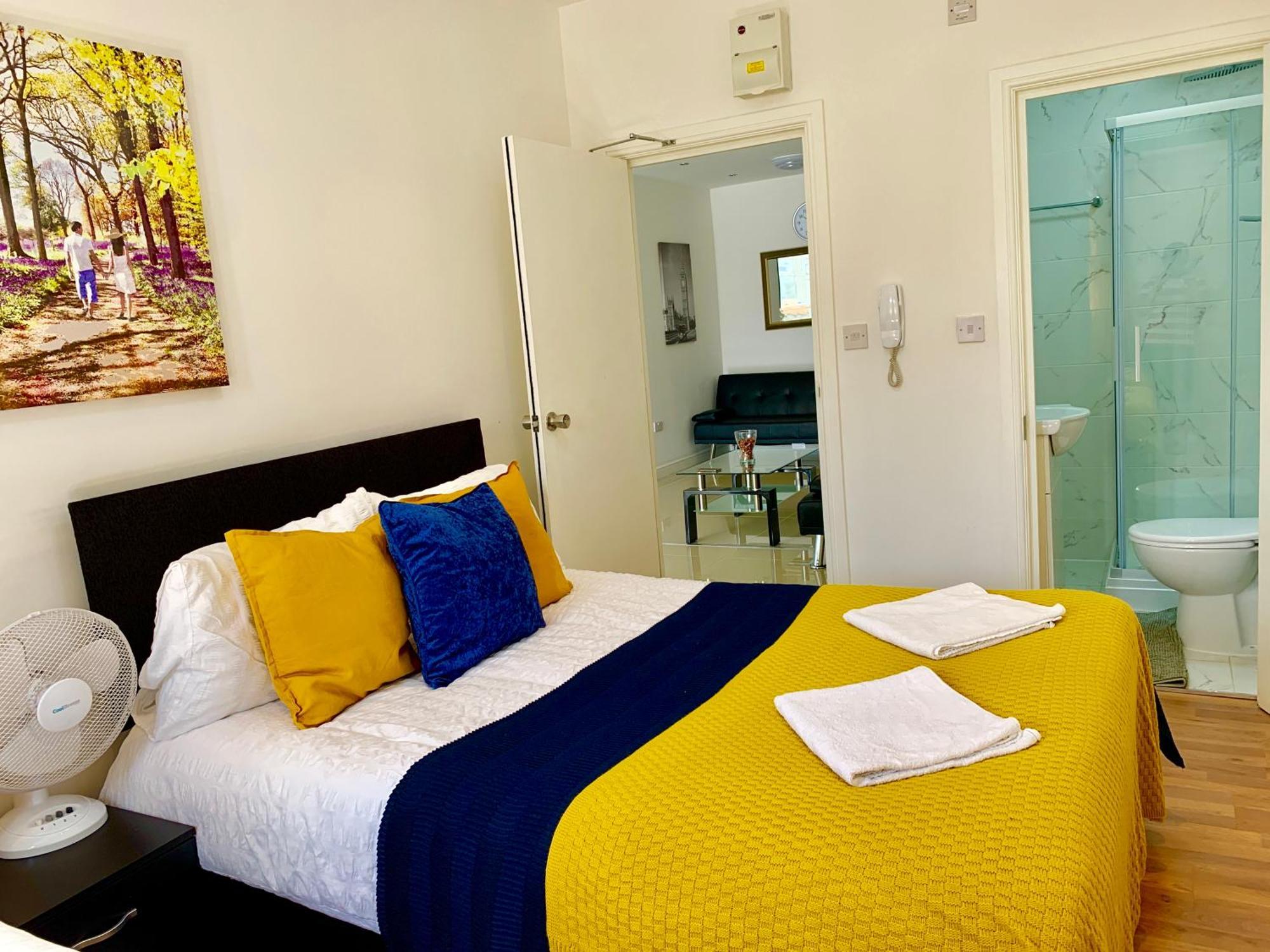 London Studio Apartments, Private Bathrooms And Parking 伊尔福德 外观 照片