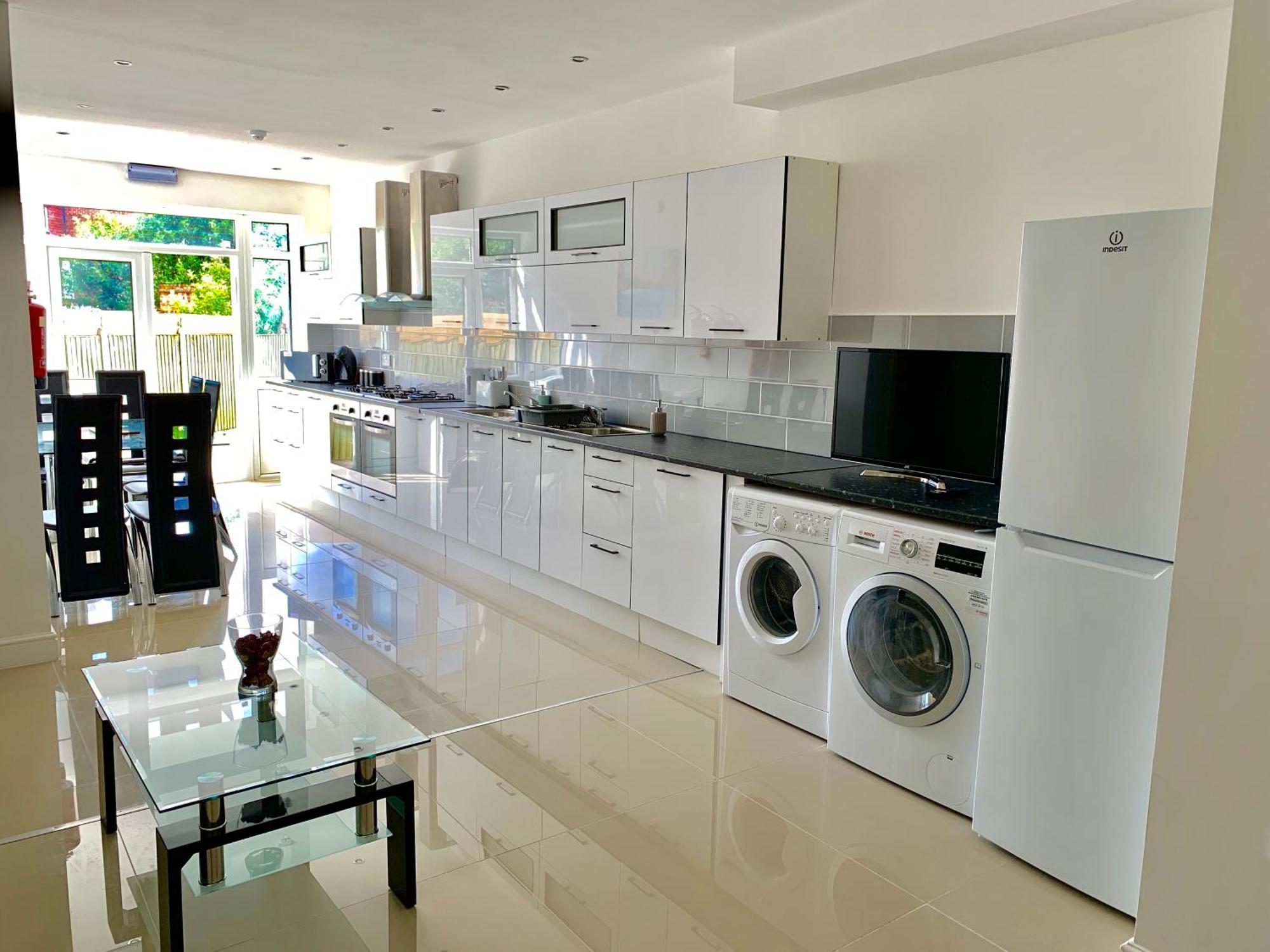 London Studio Apartments, Private Bathrooms And Parking 伊尔福德 外观 照片