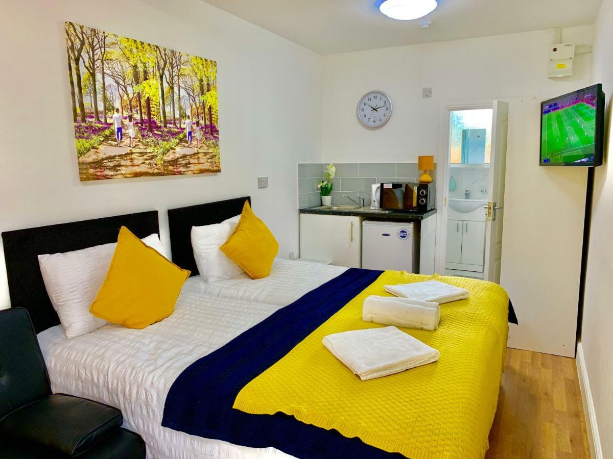 London Studio Apartments, Private Bathrooms And Parking 伊尔福德 外观 照片