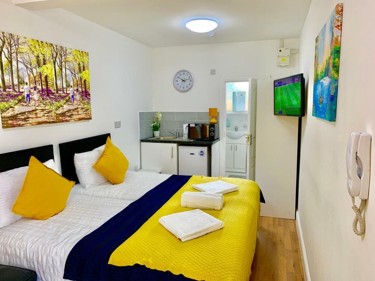 London Studio Apartments, Private Bathrooms And Parking 伊尔福德 外观 照片