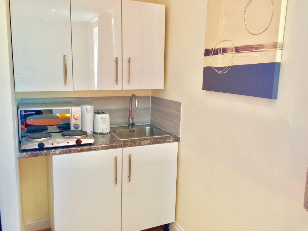 London Studio Apartments, Private Bathrooms And Parking 伊尔福德 外观 照片