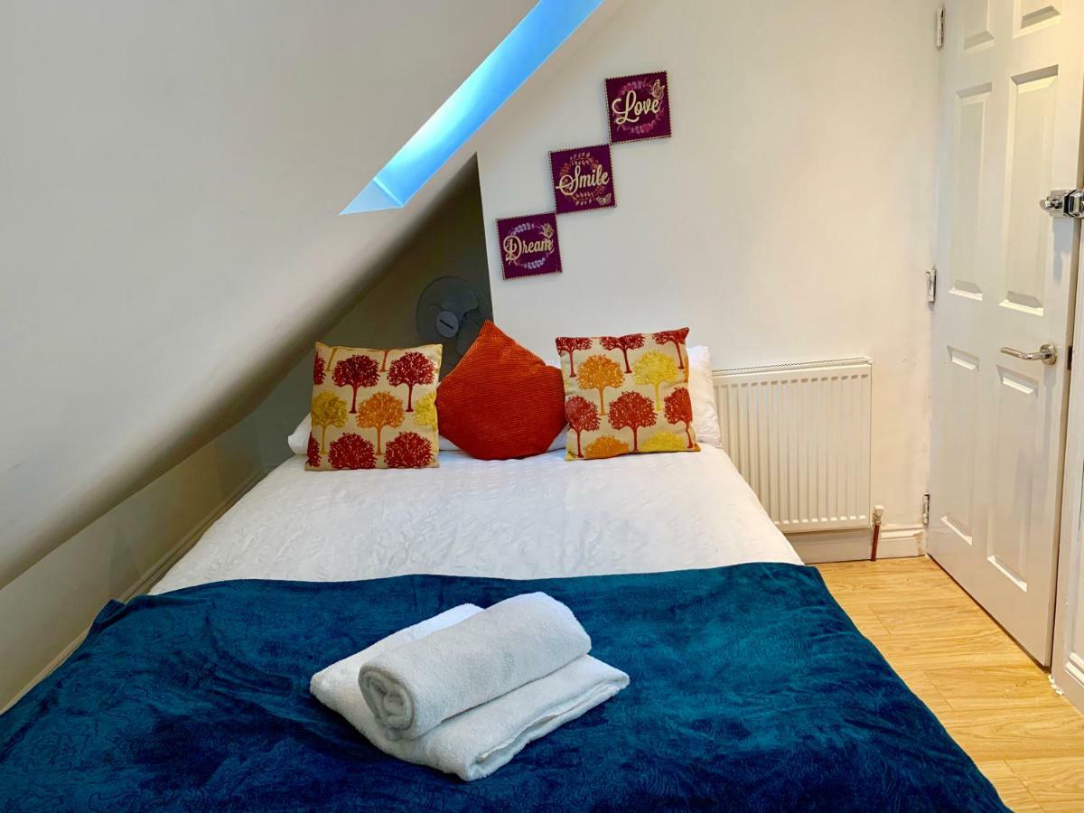 London Studio Apartments, Private Bathrooms And Parking 伊尔福德 外观 照片