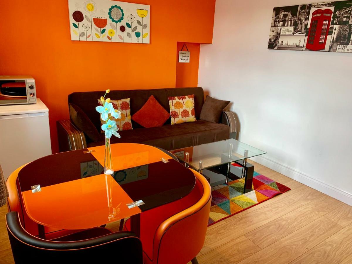 London Studio Apartments, Private Bathrooms And Parking 伊尔福德 外观 照片
