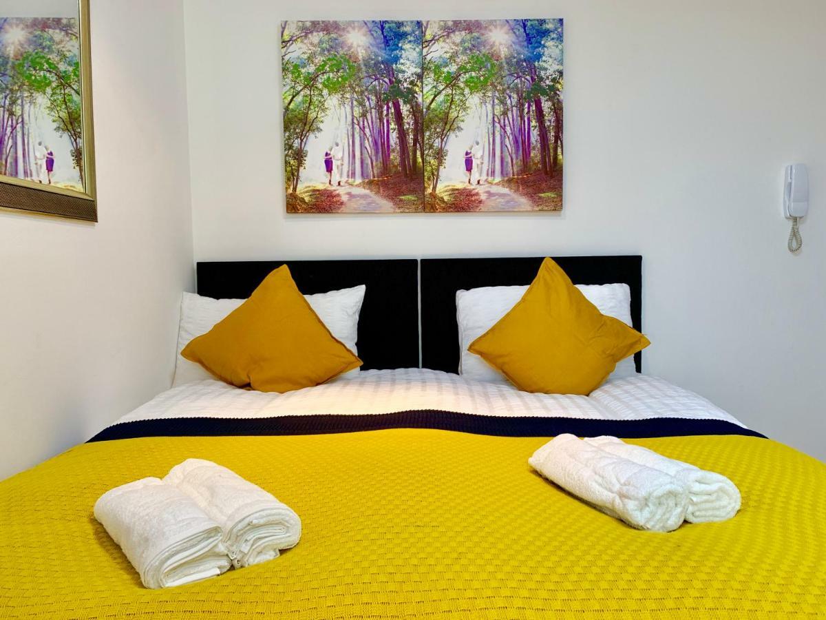 London Studio Apartments, Private Bathrooms And Parking 伊尔福德 外观 照片