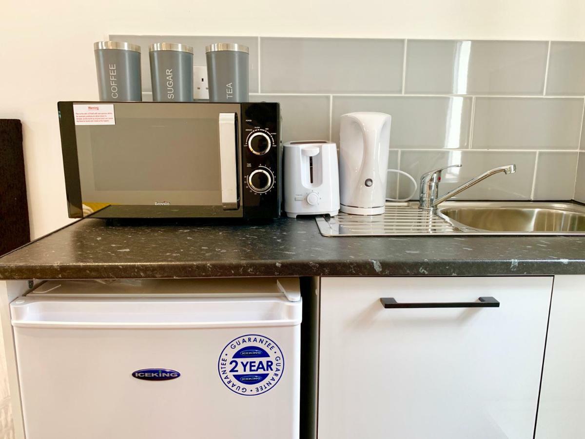London Studio Apartments, Private Bathrooms And Parking 伊尔福德 外观 照片