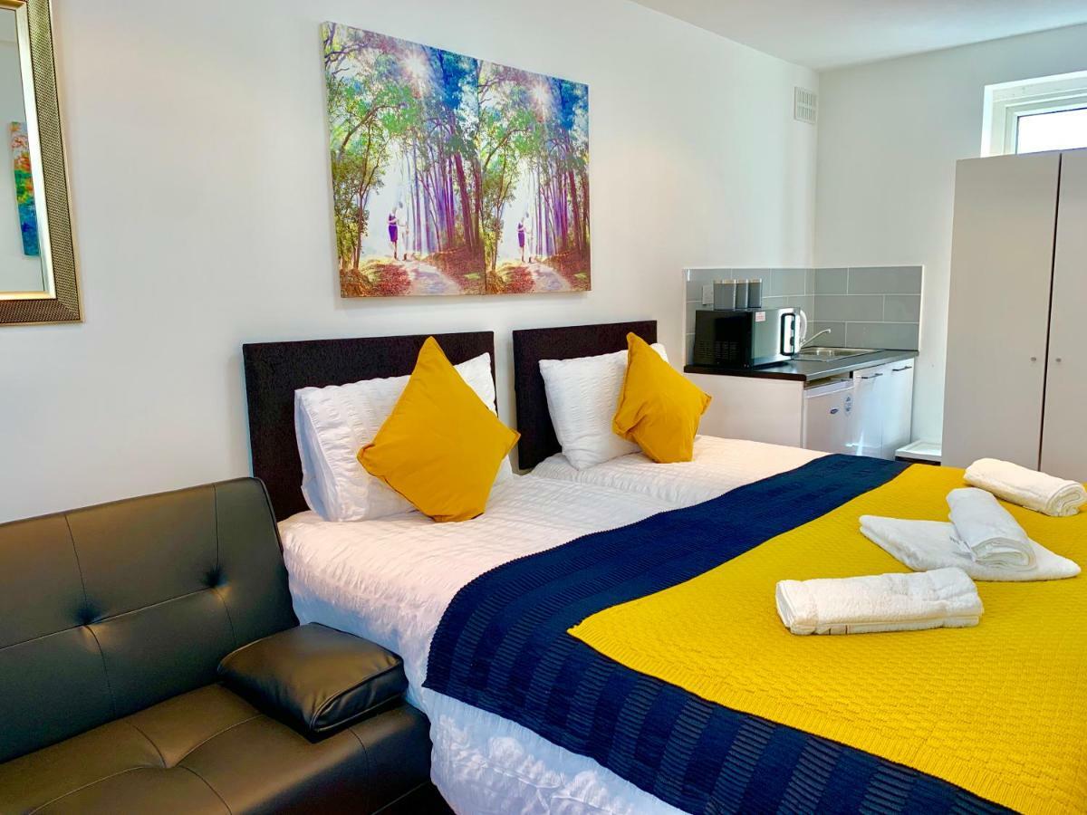 London Studio Apartments, Private Bathrooms And Parking 伊尔福德 外观 照片