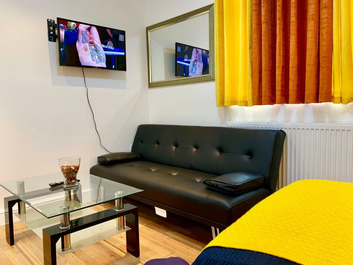 London Studio Apartments, Private Bathrooms And Parking 伊尔福德 外观 照片