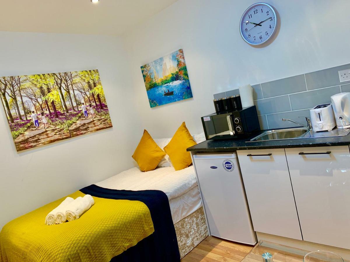London Studio Apartments, Private Bathrooms And Parking 伊尔福德 外观 照片