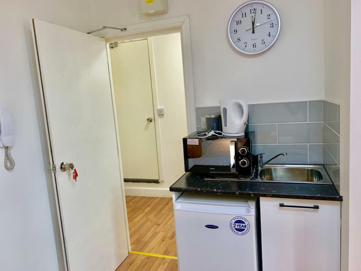 London Studio Apartments, Private Bathrooms And Parking 伊尔福德 外观 照片